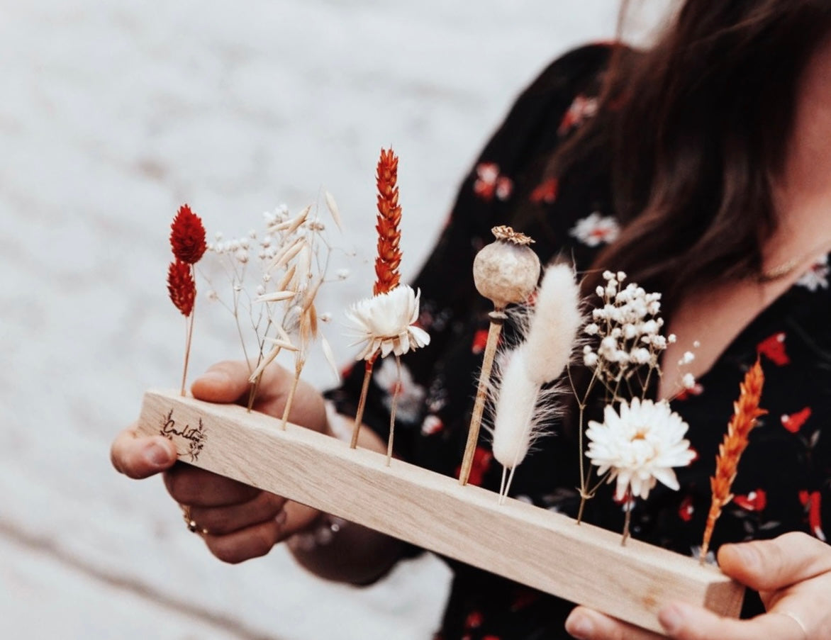 Bâton de fleurs séchées