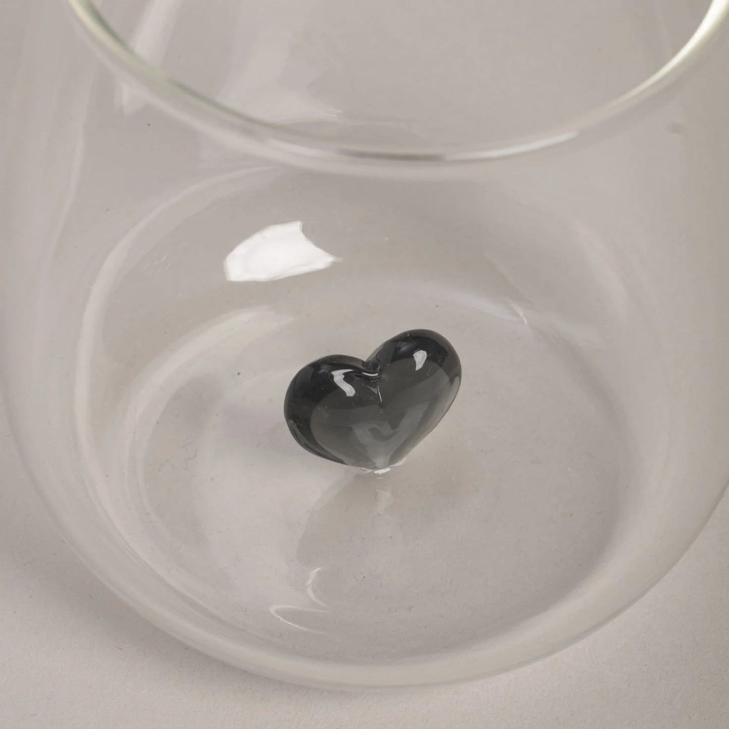 Verre à eau coeur noir