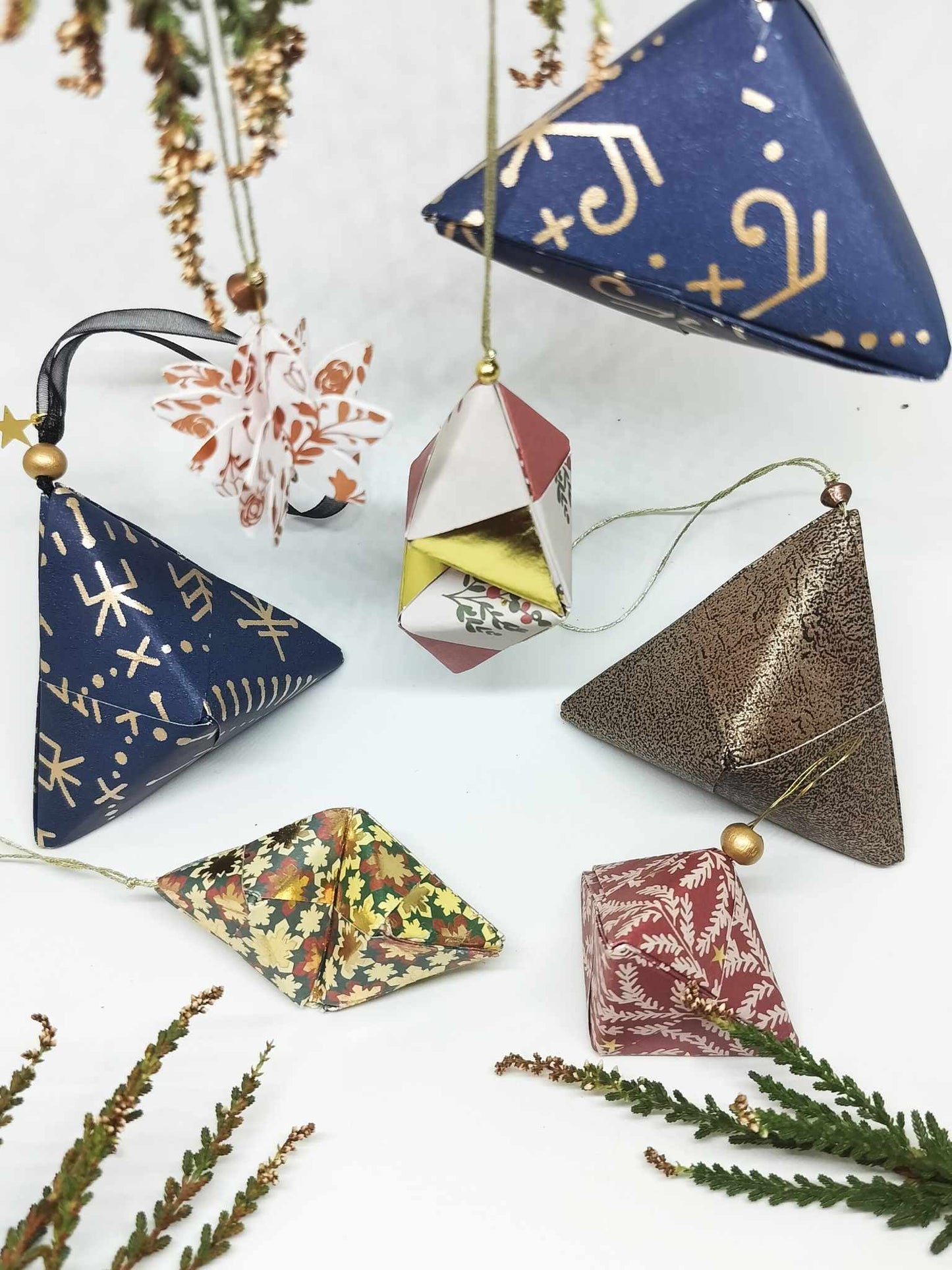 Atelier - origami : créez vos décorations de Noël